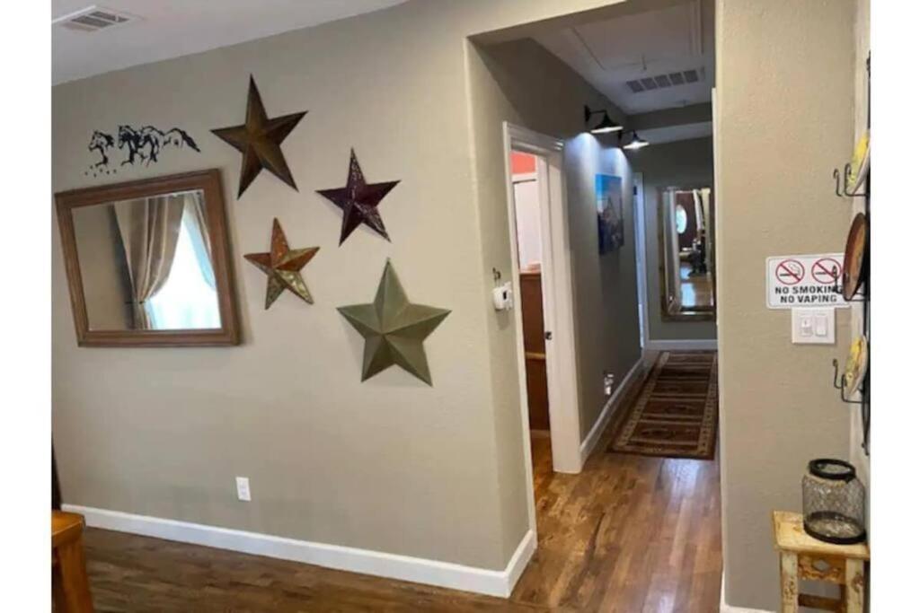 Stockyards!-1 Block Away ! Cowboy Cottage Sleeps 9 Fort Worth Zewnętrze zdjęcie